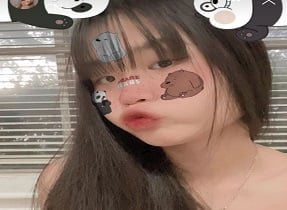 พี่ชายของเธอเกิดขึ้นเพื่อพบเธอในขณะที่ถ่ายเซลฟี่