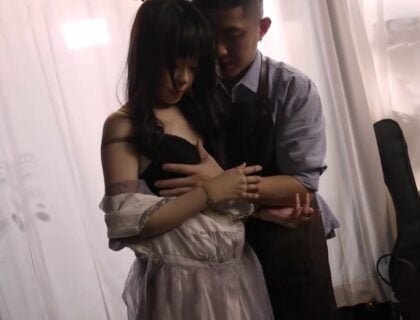 เท้าเต็มไปด้วยเซ็กส์ในเซ็กส์ระหว่างคู่รักที่น่ารักสองคน