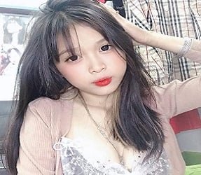 แฟนของ Nhung กำลังปั่นเปลือยกับคนอื่น ๆ