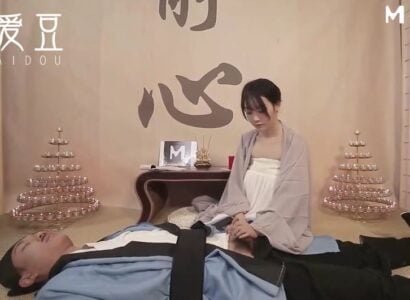 สาวเซ็กซี่หนีออกมาจากชีวิตที่น่าเบื่อและแสวงหาความสุขกับผู้ชายที่ทรงพลัง