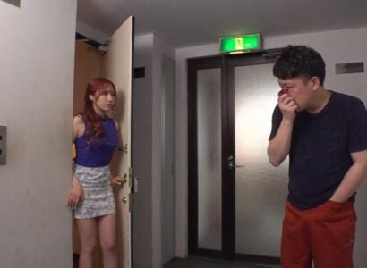 เพื่อนบ้านของฉันค้นพบความลับและการสวมหน้ากาก