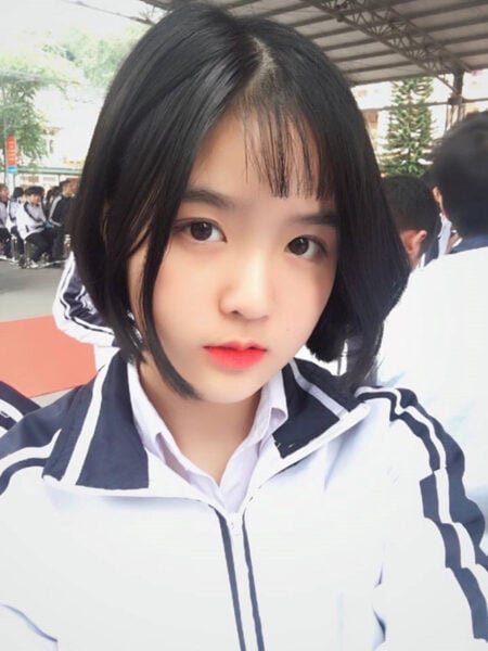 ลูกสาวสูงมากในตอนบ่าย