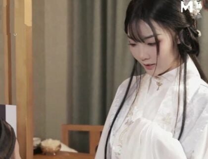 หญิงสาวที่มีเสน่ห์ถูกพิชิตระหว่างรถบัสกลางคืน
