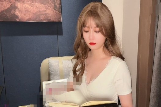 แม่บ้านเพื่อสำรวจความรักที่หลงใหล