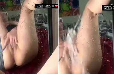 Nguyen Vu Yen Nhi พอใจมากจนเขาไม่สามารถควบคุมน้ำตาของเขาได้ด้วยน้ำตา